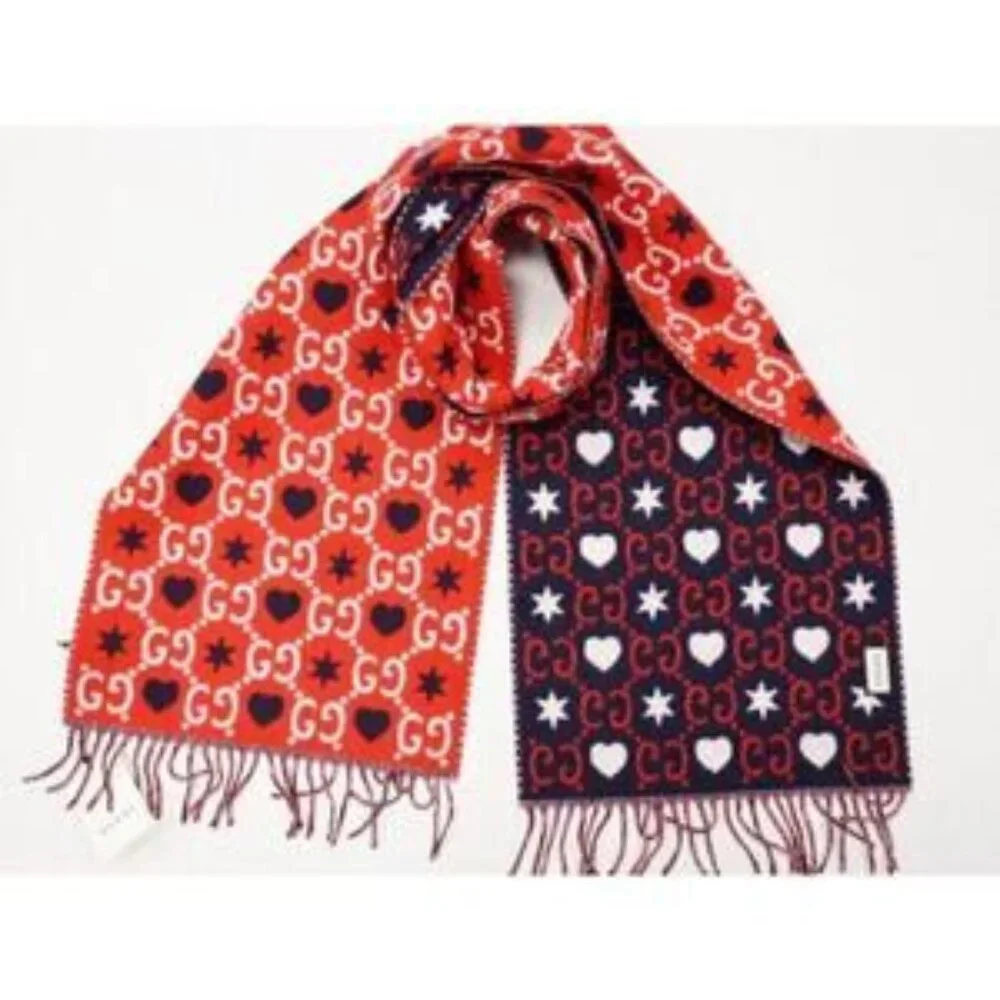 NWT Authentic Gucci GG Hearts Scarf in Red